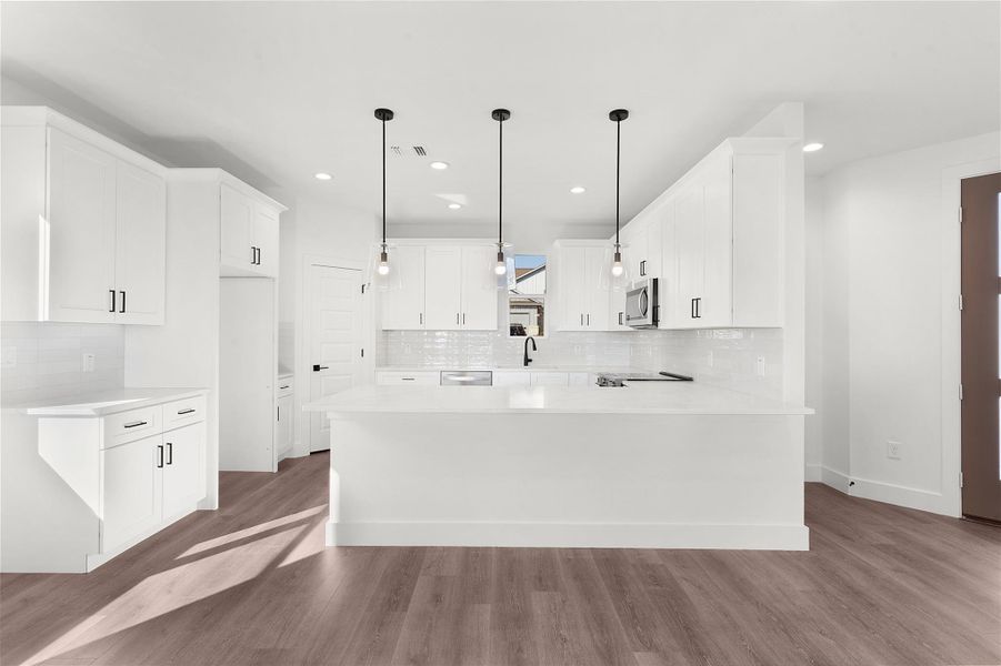 Furnished interior view inside a new home in , Burnet (Image 4).