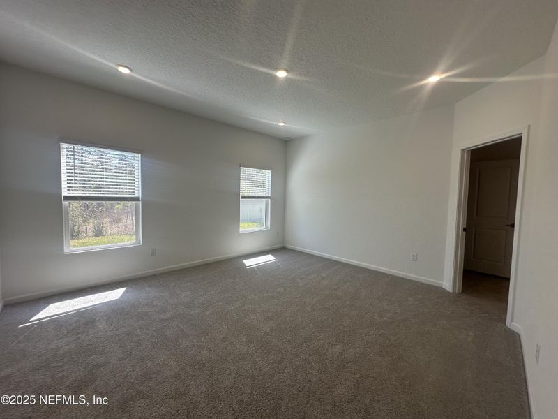 Spacious, unfurnished interior of a new home in Wilford Oaks, Orange Park (Image 31).
