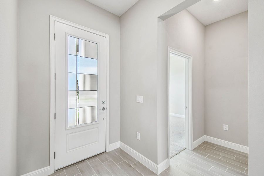 Spacious, unfurnished interior of a new home in Pinecone Reserve, Brooksville (Image 20).