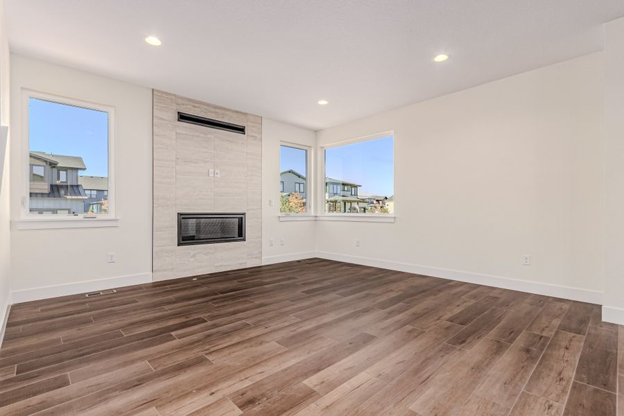 Spacious, unfurnished interior of a new home in West Grange, Longmont (Image 20).