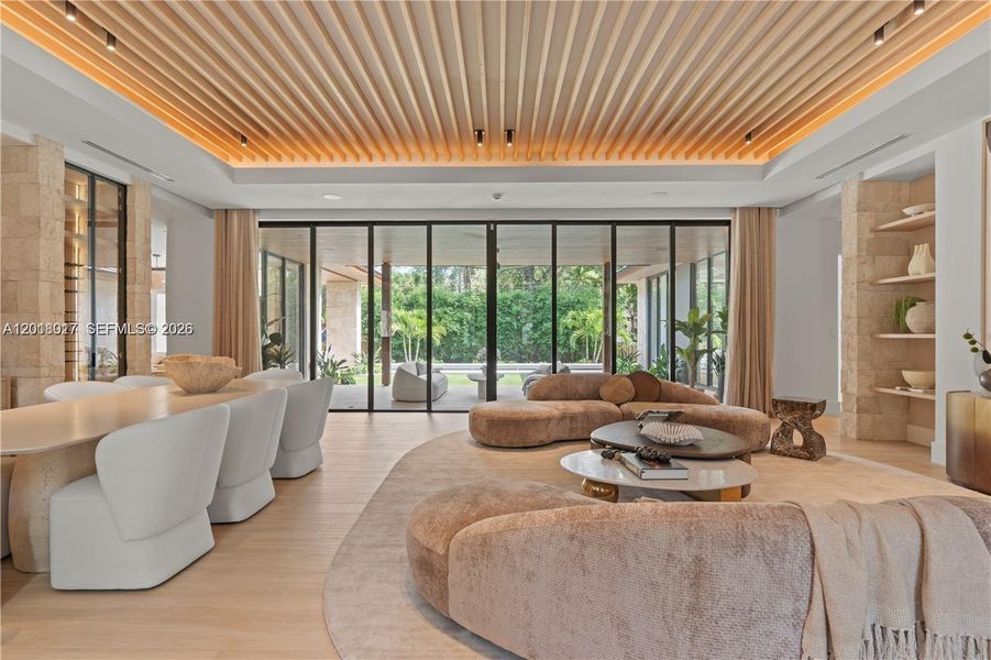 Community amenities in , Miami (Image 52).