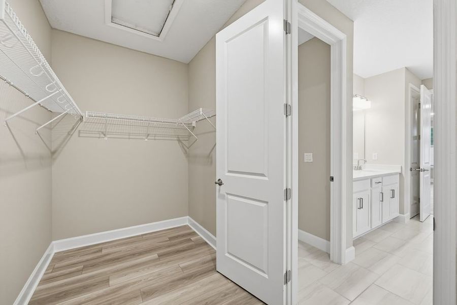 Spacious, unfurnished interior of a new home in Headwaters at Lofton Creek, Yulee (Image 28).