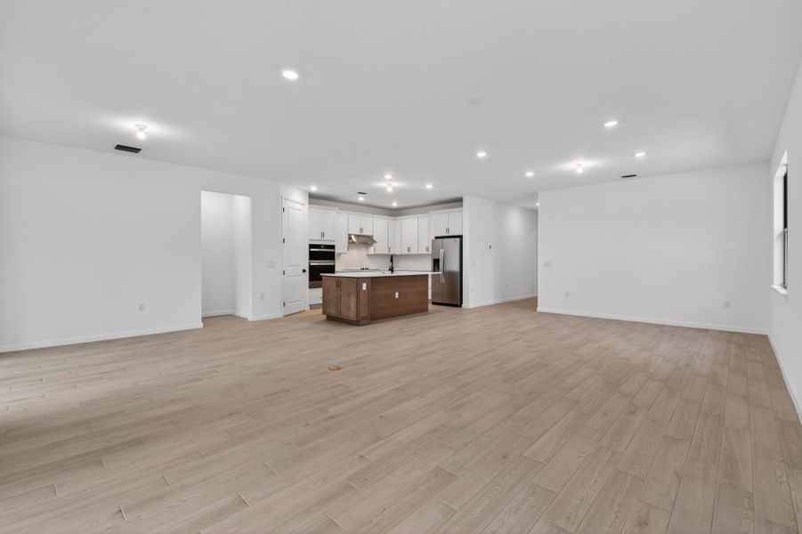 Spacious, unfurnished interior of a new home in Hendrix Reserve, Lake Worth (Image 32).