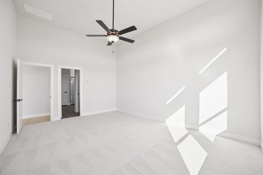 Spacious, unfurnished interior of a new home in Creekshaw – Classic, Royse City (Image 26).