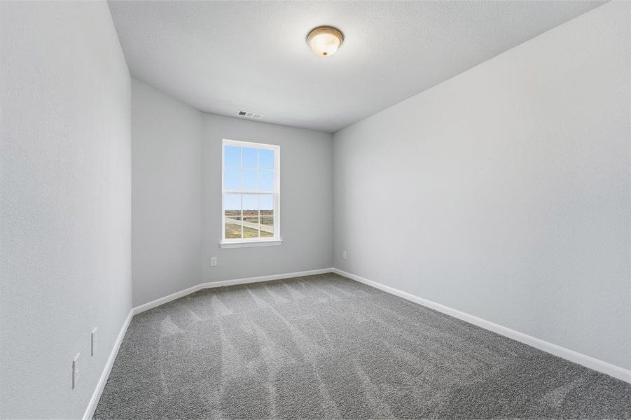 Spacious, unfurnished interior of a new home in Saddlebrook Estates, Waxahachie (Image 17).