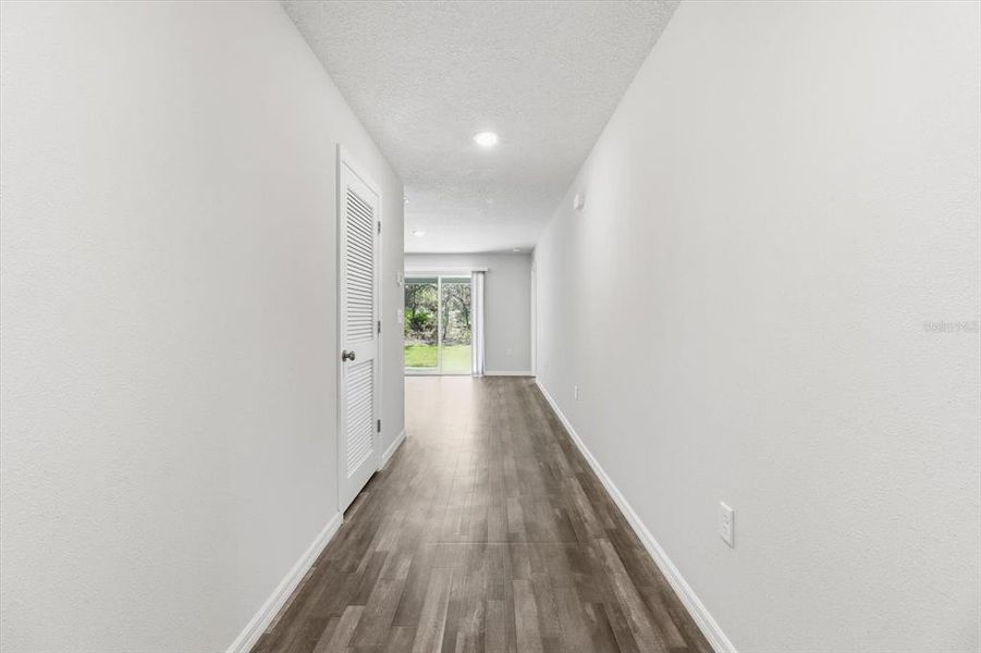 Spacious, unfurnished interior of a new home in , Dunnellon (Image 14).