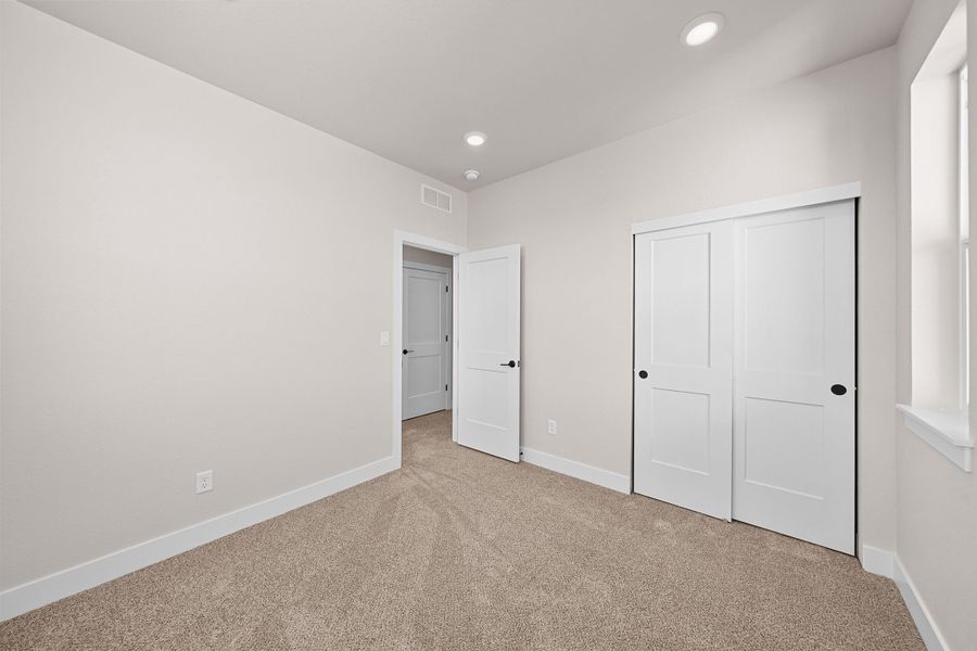 Spacious, unfurnished interior of a new home in Trumark Homes at Sterling Ranch, Littleton (Image 16).