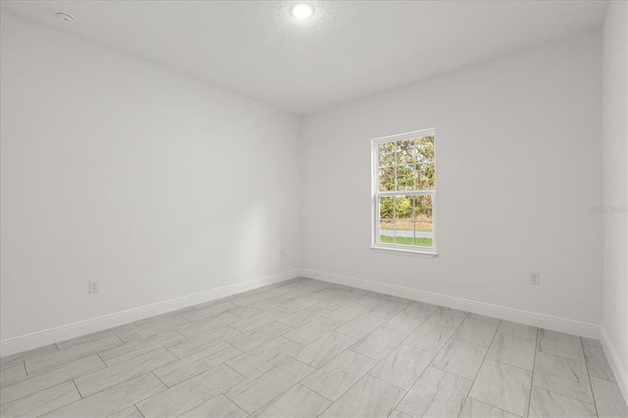 Spacious, unfurnished interior of a new home in , Citrus Springs (Image 30).