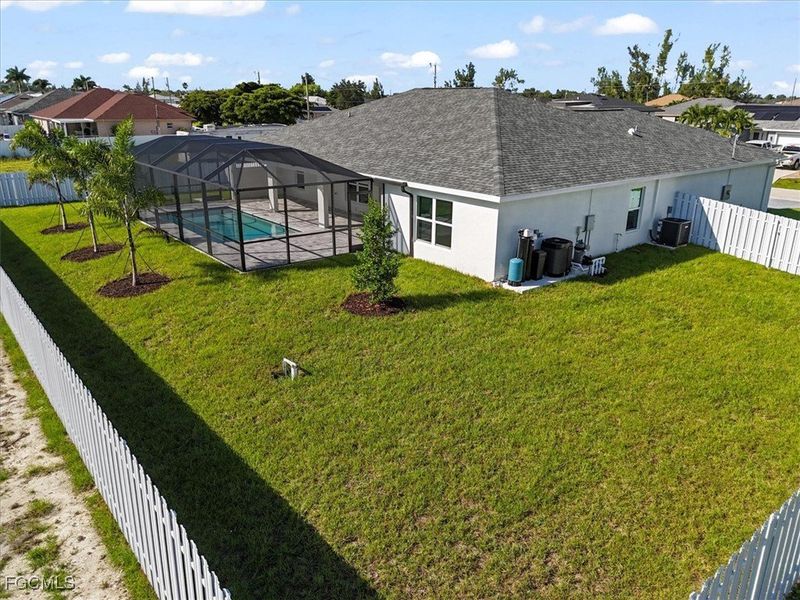 Image 37 of a home in Cape Coral.