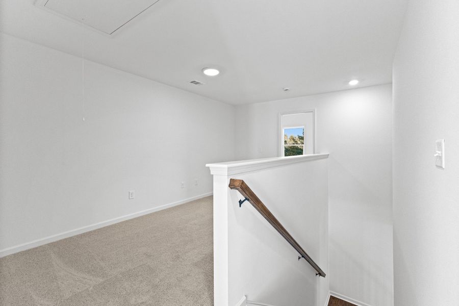 Spacious, unfurnished interior of a new home in Standing Oaks, Senoia (Image 33).