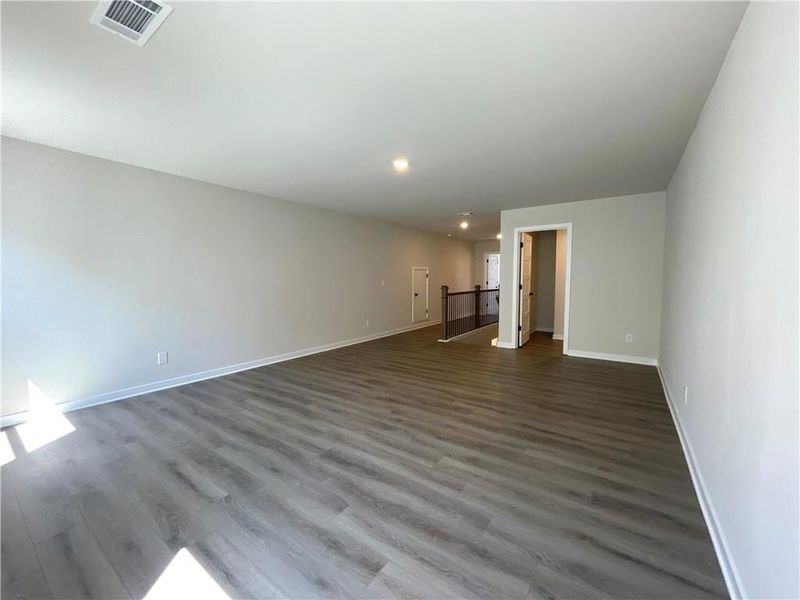 Spacious, unfurnished interior of a new home in Summerlin, Winder (Image 52).