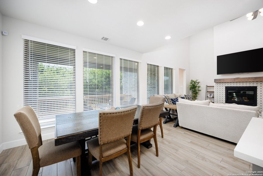 Furnished interior view inside a new home in Weston Oaks 55', San Antonio (Image 32). Furnished interior view inside a new home in Weston Oaks 55', San Antonio (Image 32).