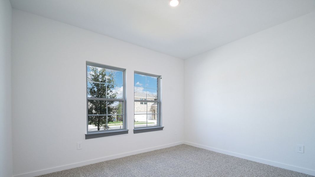 Spacious, unfurnished interior of a new home in Rosenbusch Ranch, Leander (Image 25).