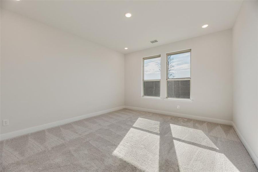 Spacious, unfurnished interior of a new home in Spiritas Ranch, Little Elm (Image 27).