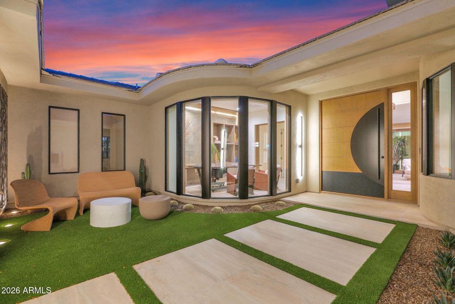 Front Courtyard Front Courtyard