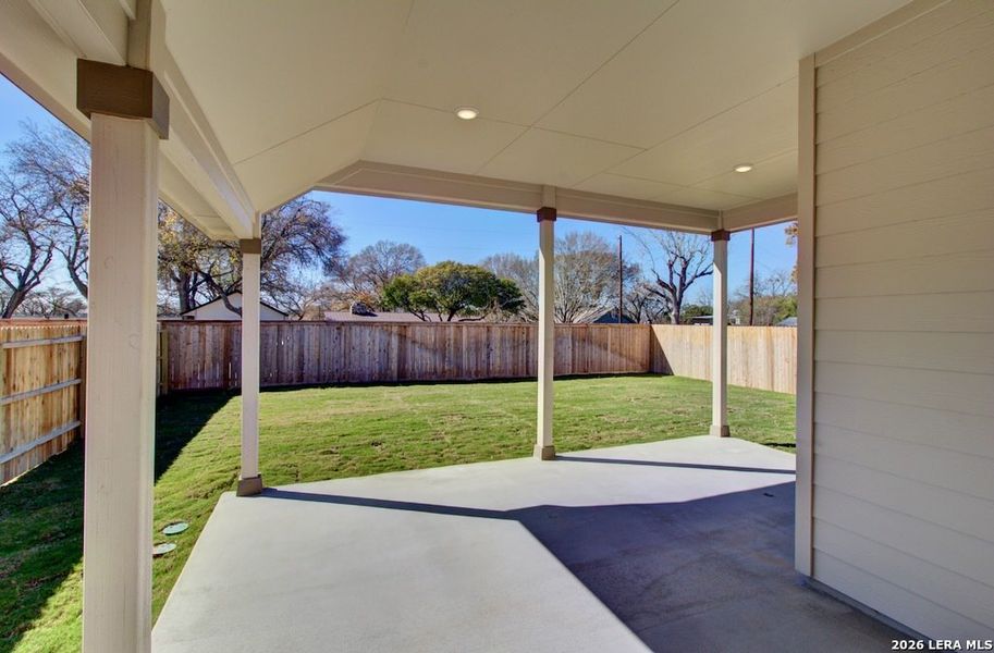 Exterior details and patio area of a home in Sunflower Ridge, New Braunfels (Image 16).