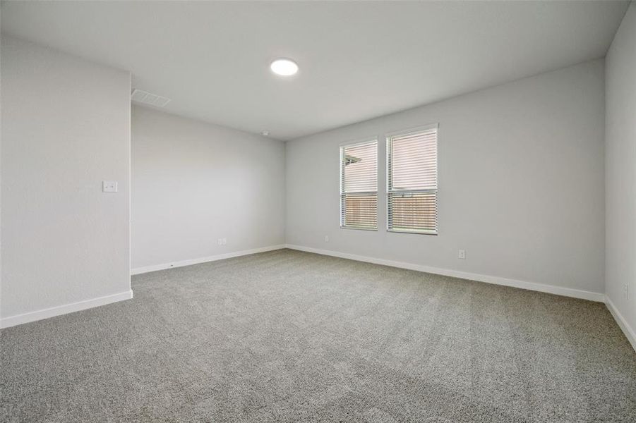 Spacious, unfurnished interior of a new home in Stratton Place, Greenville (Image 15).