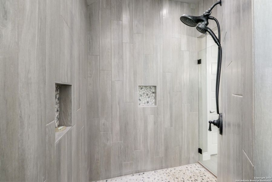 Close-up of interior finishes inside a home in , La Vernia (Image 21). Close-up of interior finishes inside a home in , La Vernia (Image 21).