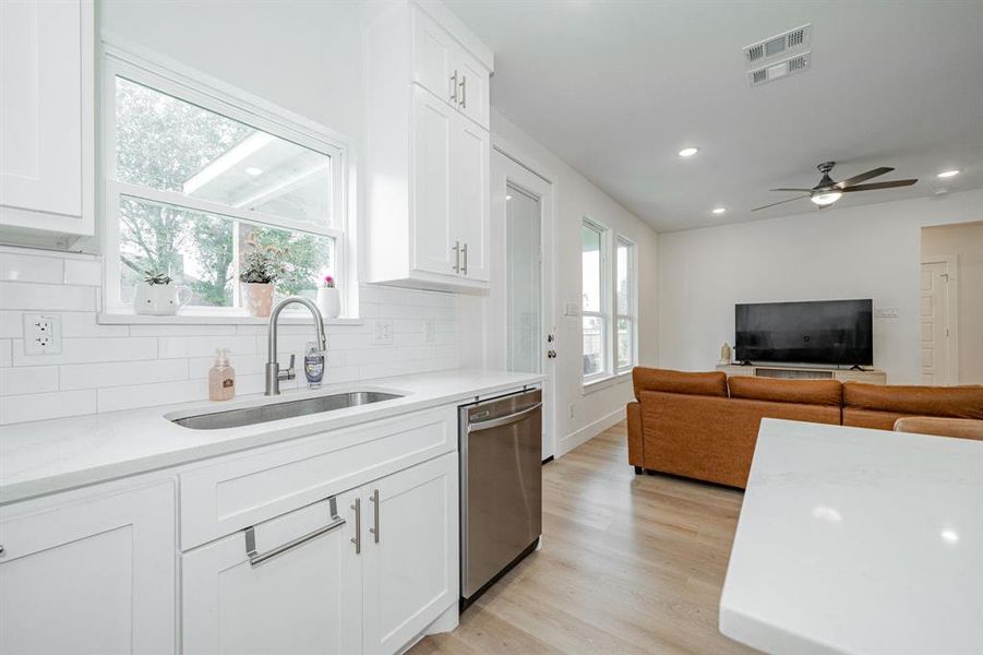 Furnished interior view inside a new home in , Gun Barrel City (Image 20).