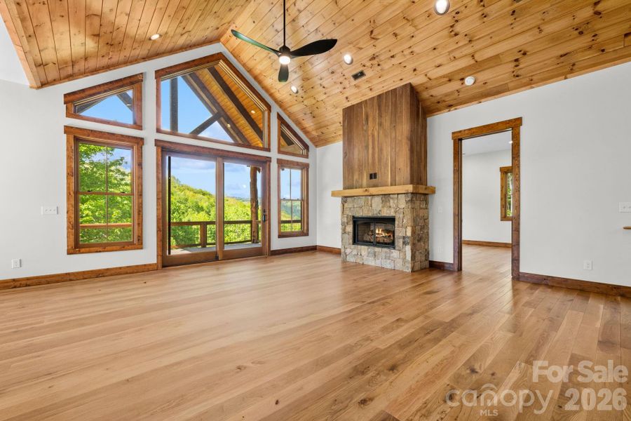 Spacious, unfurnished interior of a new home in , Banner Elk (Image 19).