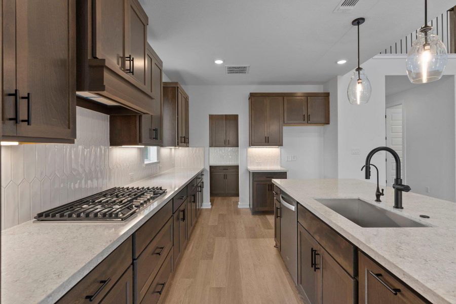 Stunning finishes in Light & Bright Kitchen