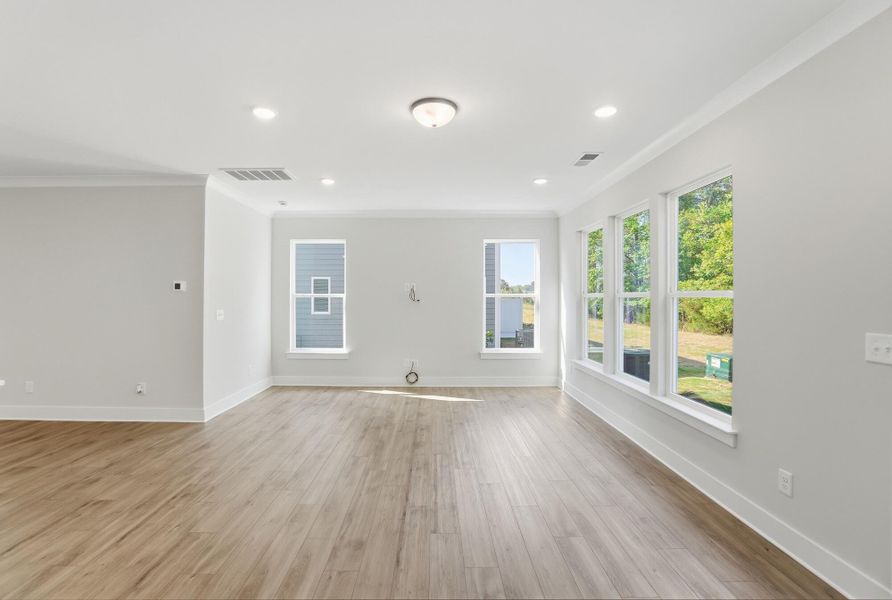 Spacious, unfurnished interior of a new home in Blythe Mill Townhomes, Waxhaw (Image 19).