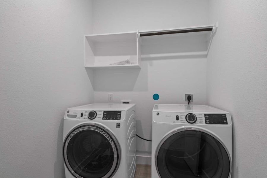 Close-up of interior finishes inside a home in Meridiana, Manvel (Image 10).