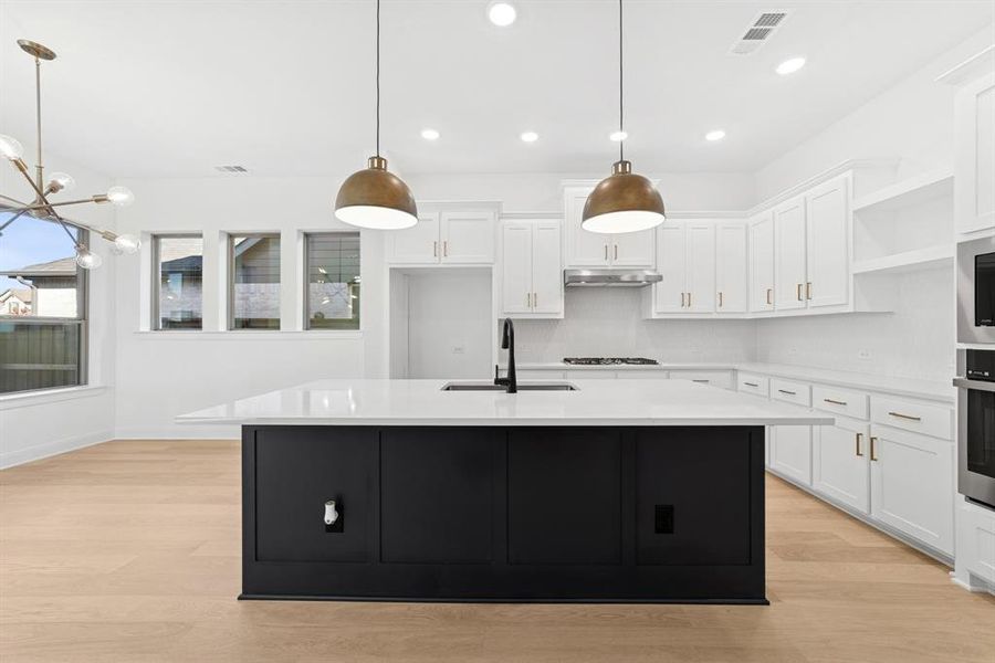 Furnished interior view inside a new home in Mantua Point Gardens, Van Alstyne (Image 11). Furnished interior view inside a new home in Mantua Point Gardens, Van Alstyne (Image 11).