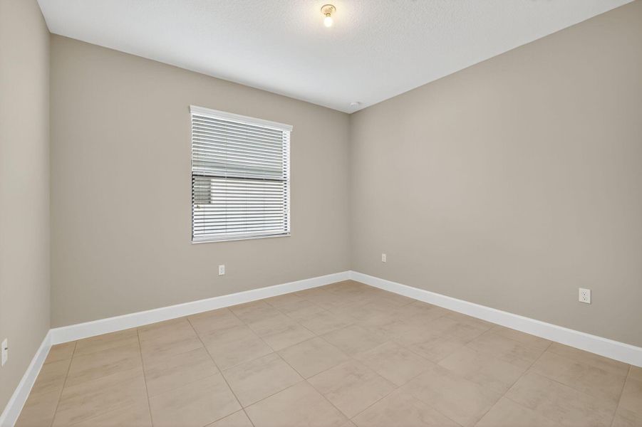 Spacious, unfurnished interior of a new home in , Port St. Lucie (Image 23).