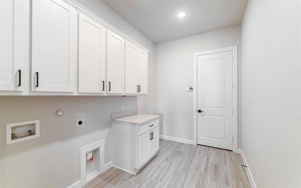 Furnished interior view inside a new home in Heath Golf & Yacht Club, Forney (Image 6).