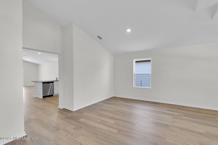 Spacious, unfurnished interior of a new home in , Jacksonville (Image 15).