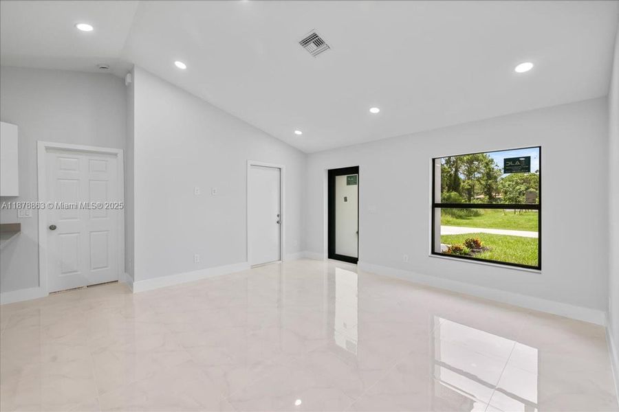 Image 34 of a home in .