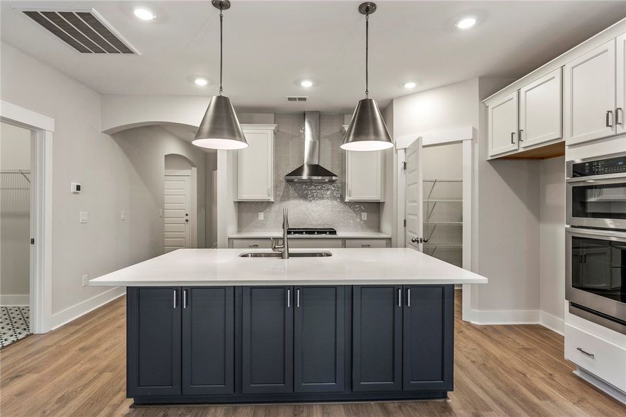Furnished interior view inside a new home in Cross Creek Plantation, Seneca (Image 9).