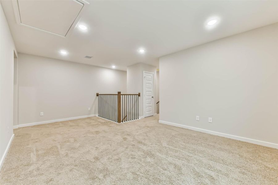 Spacious, unfurnished interior of a new home in , Missouri City (Image 28).