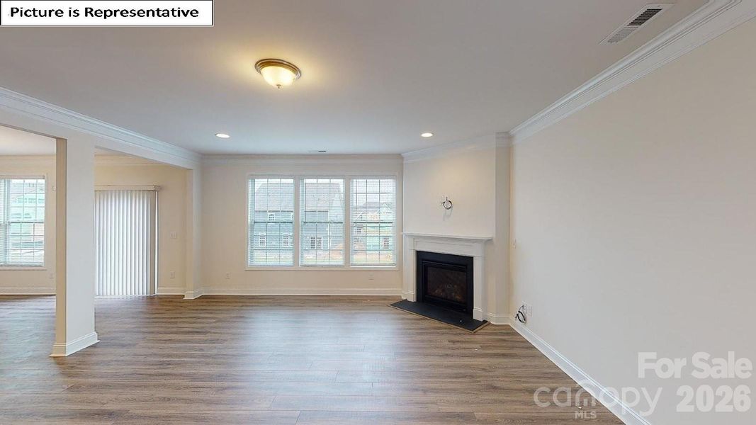 Spacious, unfurnished interior of a new home in Sylvan Creek, Denver (Image 27).
