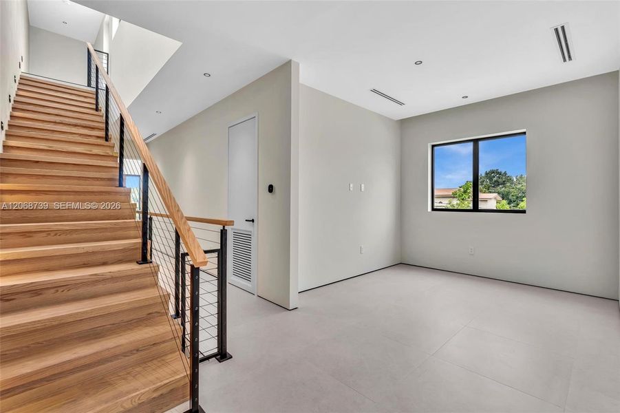 Spacious, unfurnished interior of a new home in , Miami (Image 50).