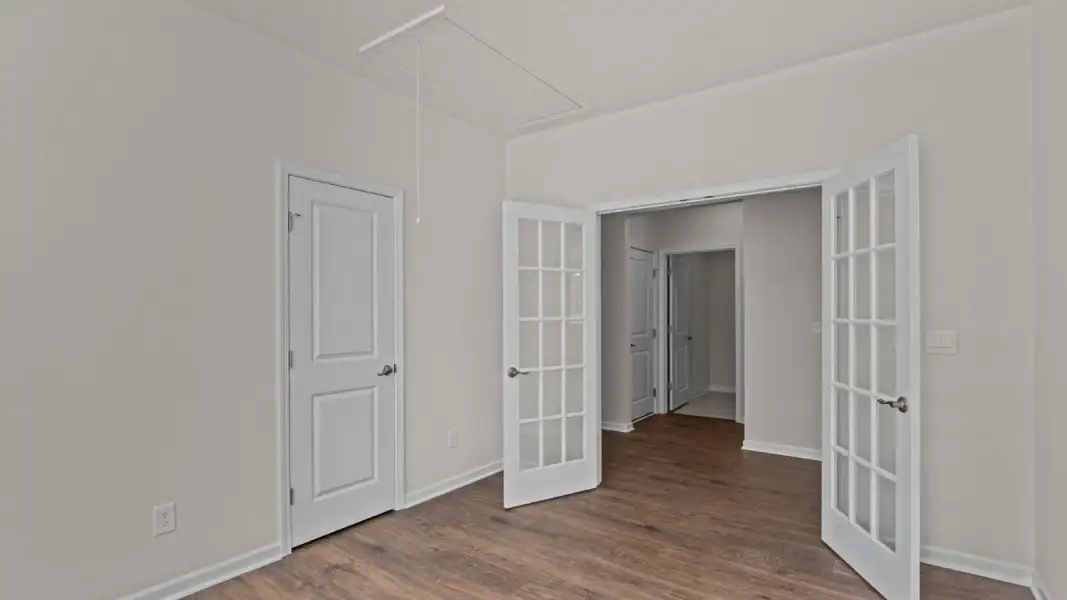 Spacious, unfurnished interior of a new home in Chambray, New Bern (Image 16). Spacious, unfurnished interior of a new home in Chambray, New Bern (Image 16).