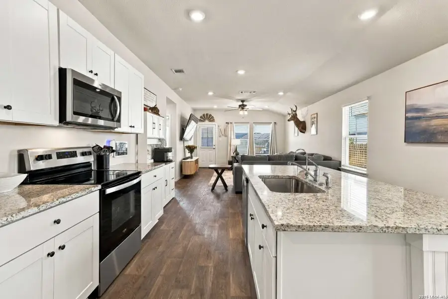 Furnished interior view inside a new home in Winding Creek, New Braunfels (Image 13).