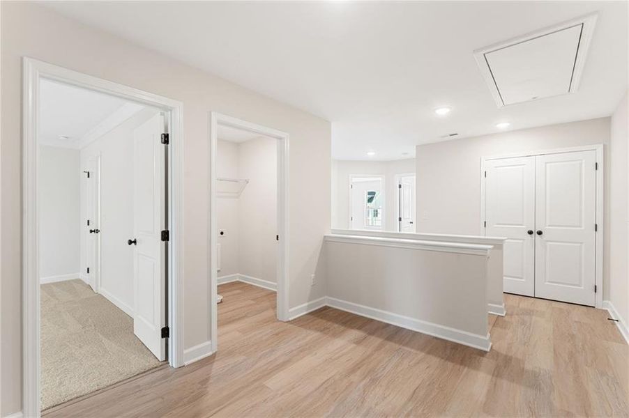 Spacious, unfurnished interior of a new home in Cherokee Township, Acworth (Image 26).