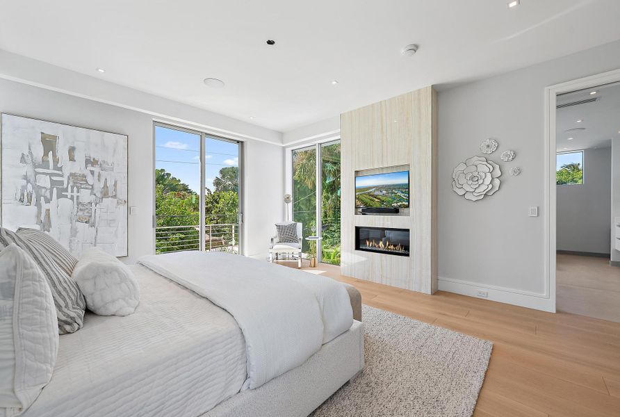 Furnished interior view inside a new home in , West Palm Beach (Image 5).