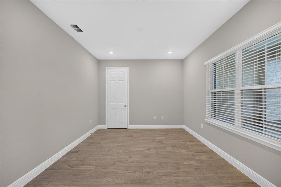 Spacious, unfurnished interior of a new home in , Ocala (Image 49).