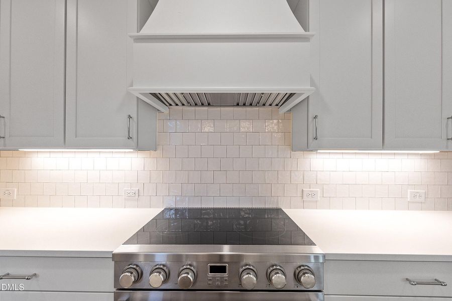 31-807 Crimson_7258 31-807 Crimson_7258