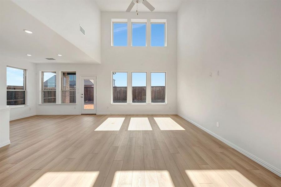 Spacious, unfurnished interior of a new home in Lily Creek at Sutton Fields, Aubrey (Image 22).