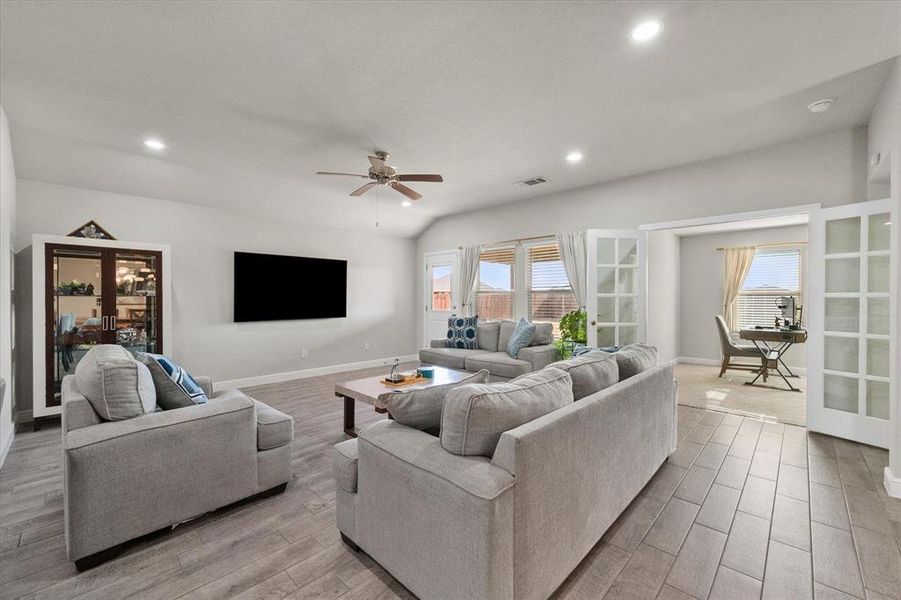 Furnished interior view inside a new home in , Cedar Hill (Image 14).