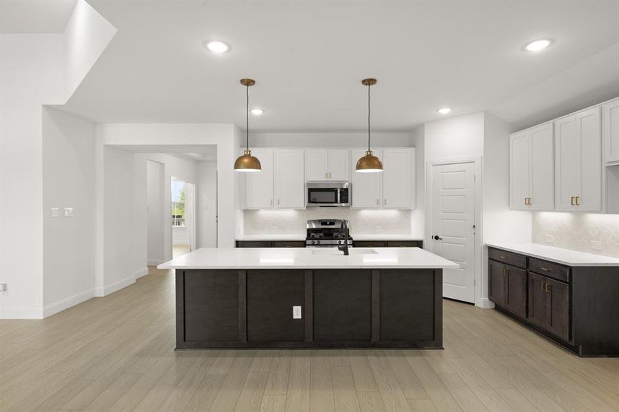 1023 Rylan- Kitchen-2