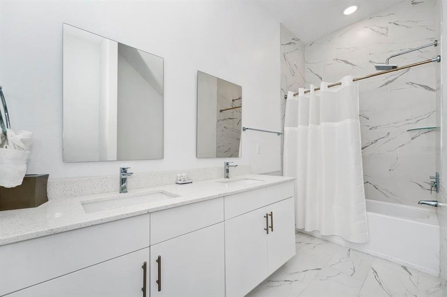 Furnished interior view inside a new home in , Davenport (Image 13).