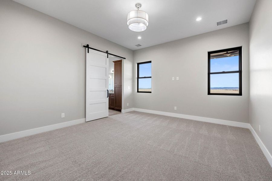 42-Primary Bedroom (1)