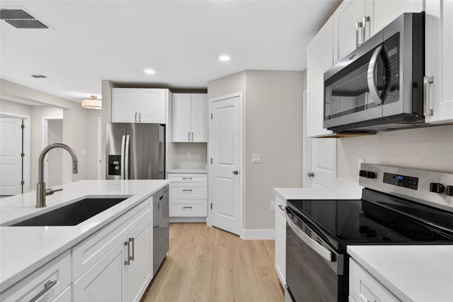 Furnished interior view inside a new home in , Orlando (Image 18).