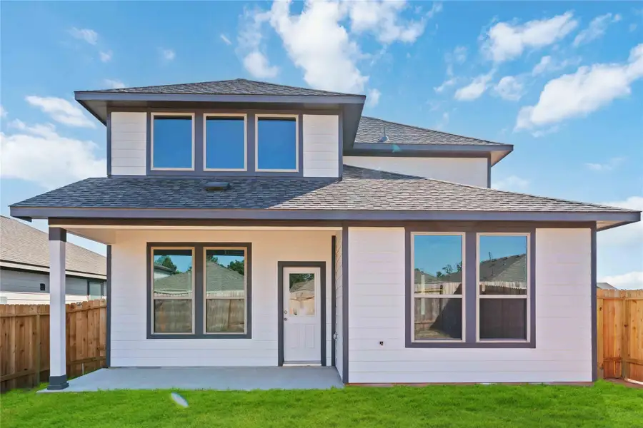 Exterior details and patio area of a home in Magnolia Springs, Montgomery (Image 4). Exterior details and patio area of a home in Magnolia Springs, Montgomery (Image 4).