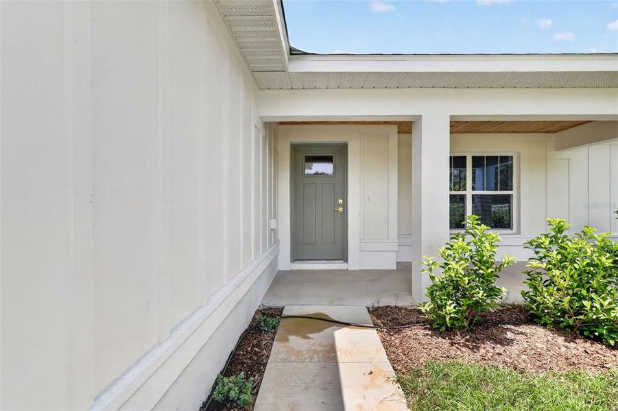 Exterior details and patio area of a home in , Ocala (Image 16).